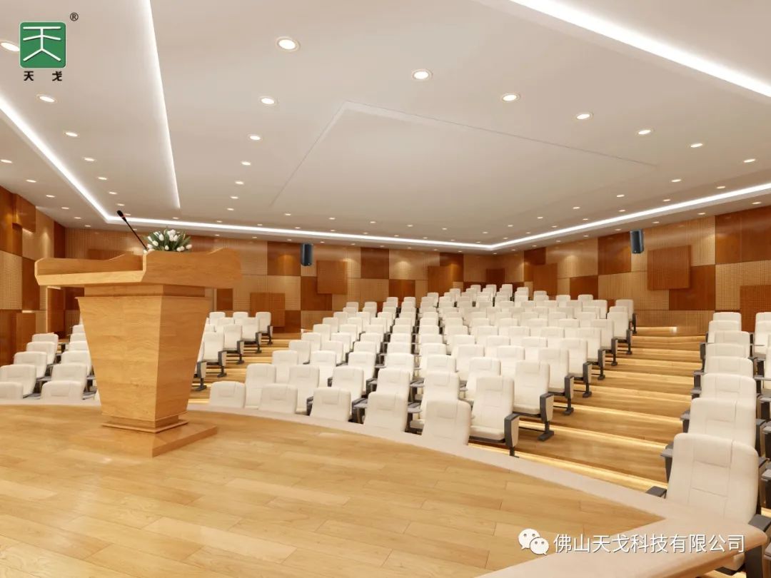 【沙特某大學多功能廳】